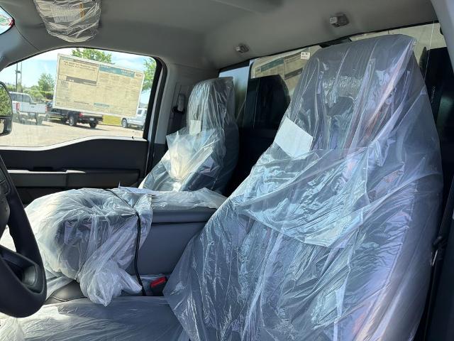 2025 Ford F-600 Super Duty Chassis Cab XL - Photo 48