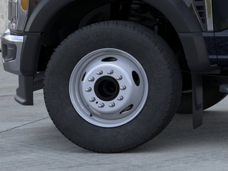 2025 Ford F-600 Super Duty Chassis Cab XL - Photo 51