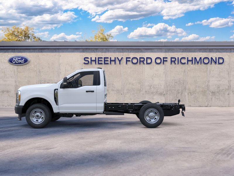 New 2026 Oxford White Ford F-350® XL image 4