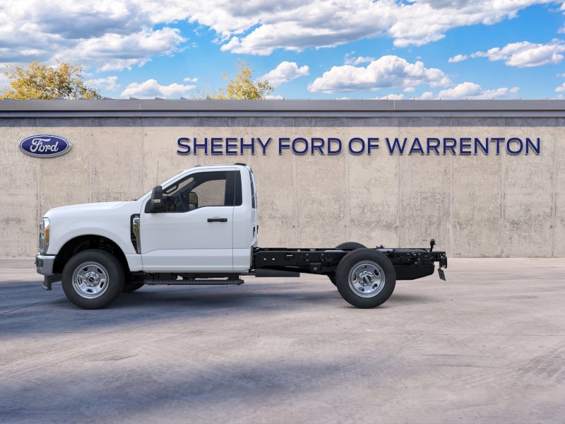 New 2025 Oxford White Ford F-350® XL image 5