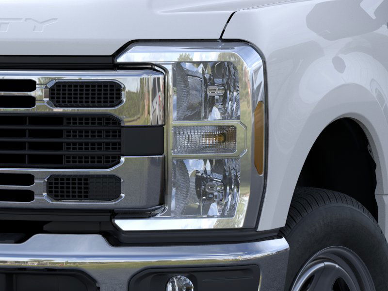 New 2025 Oxford White Ford XL image 51