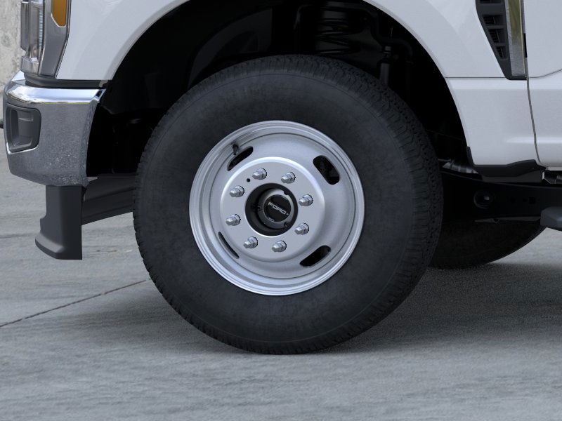 New 2025 Oxford White Ford F-350® XL image 19