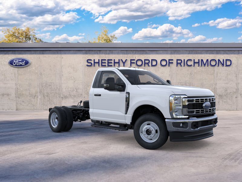 2025 Ford Chassis Cab F-350® XL