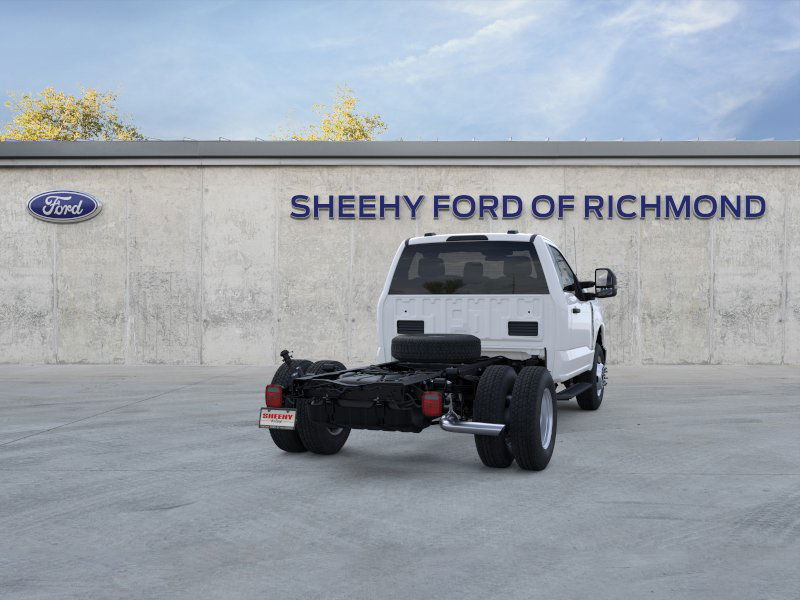 New 2025 Oxford White Ford F-350® XL image 8
