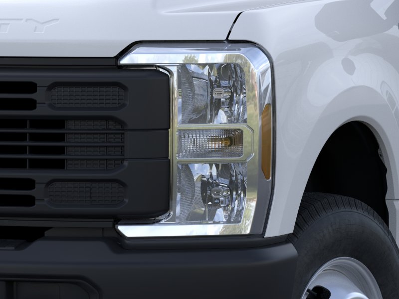 New 2026 Oxford White Ford F-350® XL image 18