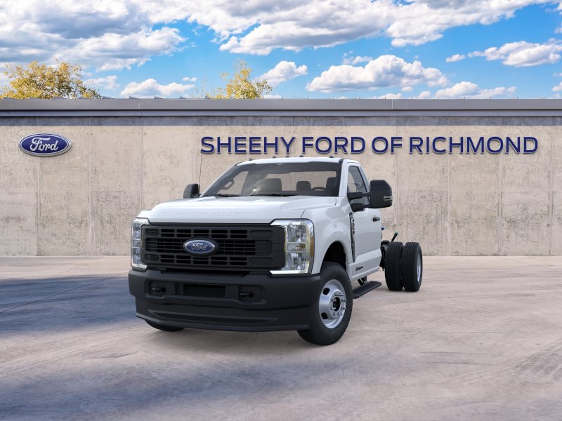 New 2026 Oxford White Ford F-350® XL image 3