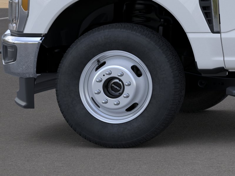 New 2026 Oxford White Ford F-350® XLT image 19