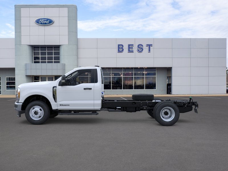 New 2026 Oxford White Ford F-350® XLT image 3