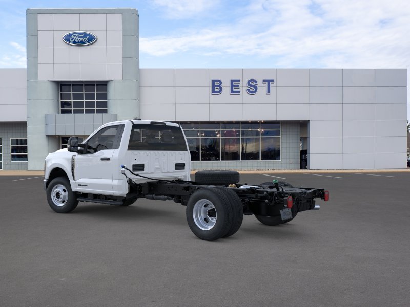 New 2026 Oxford White Ford F-350® XLT image 4