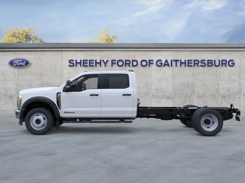 New 2026 Oxford White Ford F-550® XL image 4