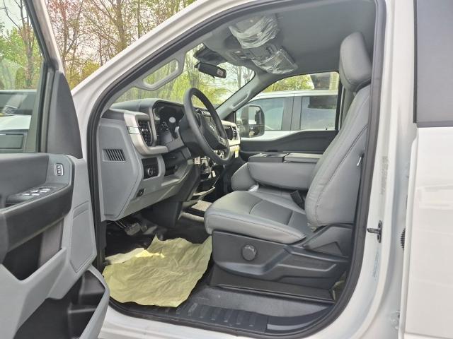 New 2026 Oxford White Ford F-550® XL image 7