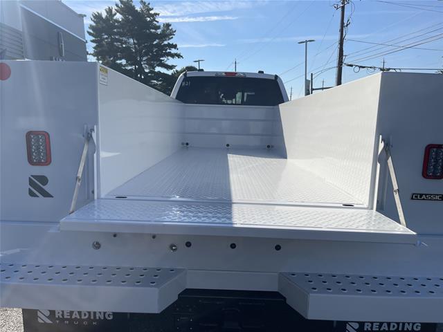 New 2027 Oxford White Ford F-550® XL image 13