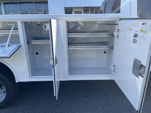New 2027 Oxford White Ford F-550® XL image 18