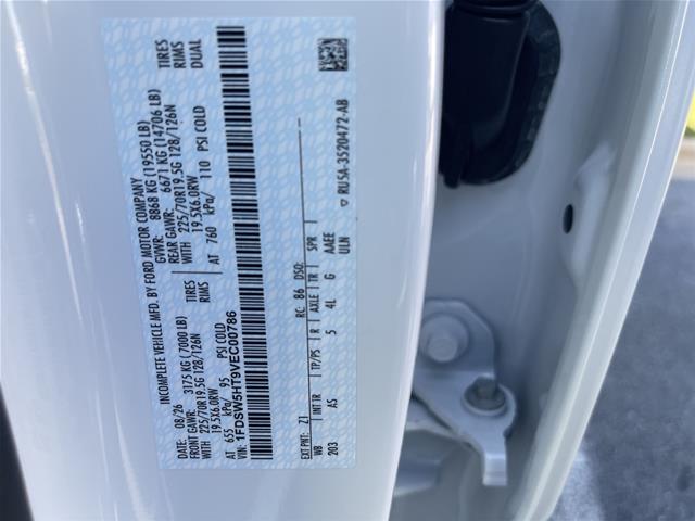 New 2027 Oxford White Ford F-550® XL image 25