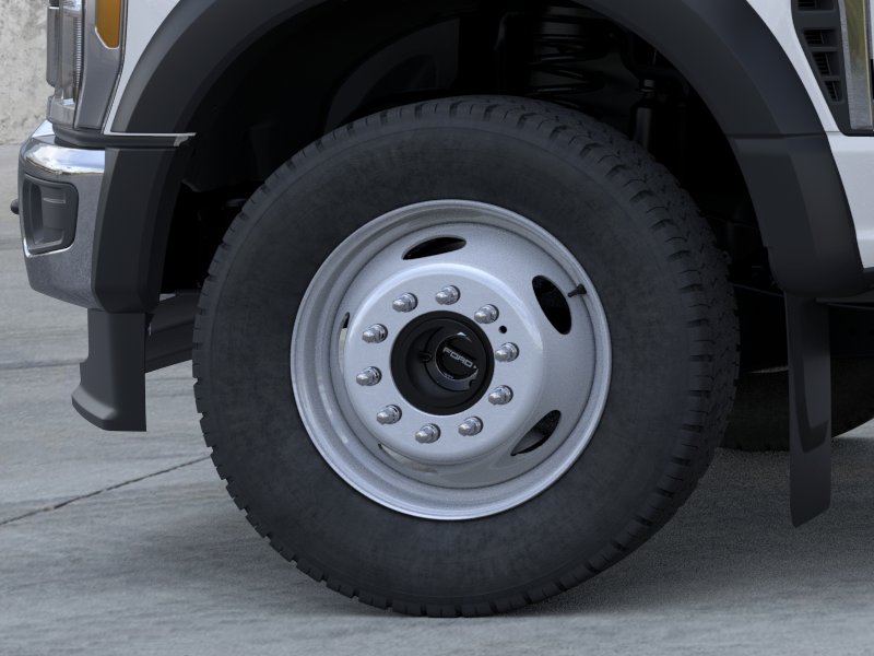 New 2026 Oxford White Ford F-550® XL image 19