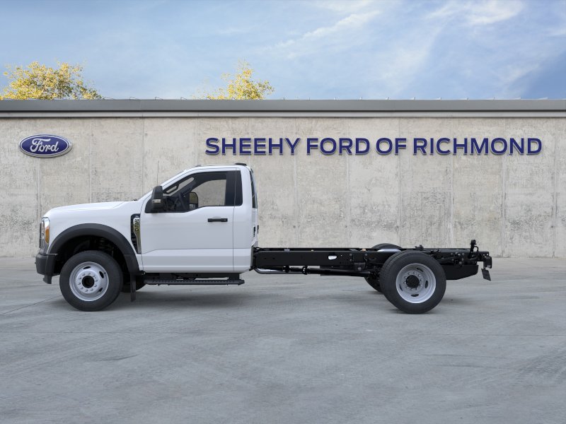 New 2026 Oxford White Ford F-450® XL image 4