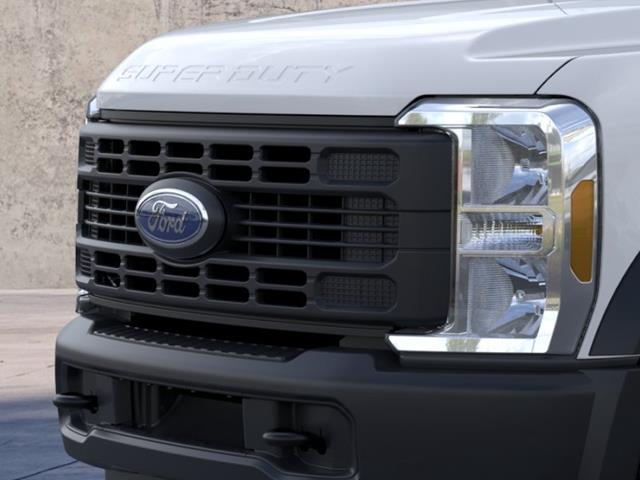 New 2026 Oxford White Ford XL image 39