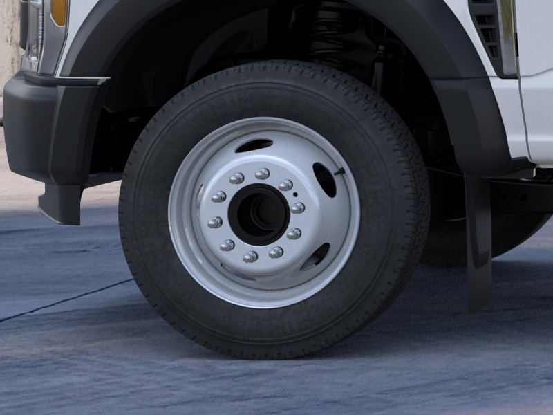 New 2026 Oxford White Ford F-550® XL image 19