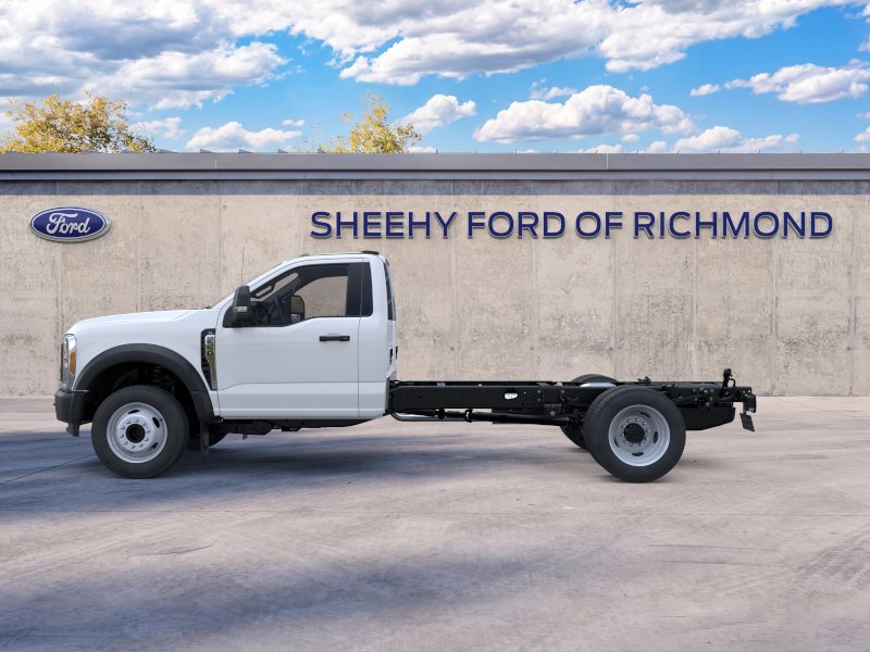 New 2026 Oxford White Ford F-550® XL image 4