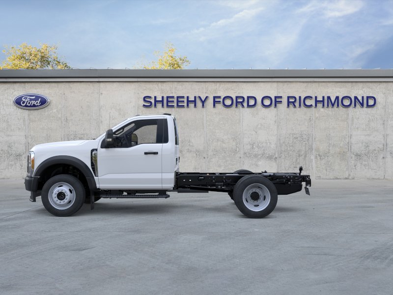 New 2026 Oxford White Ford F-550® XL image 4