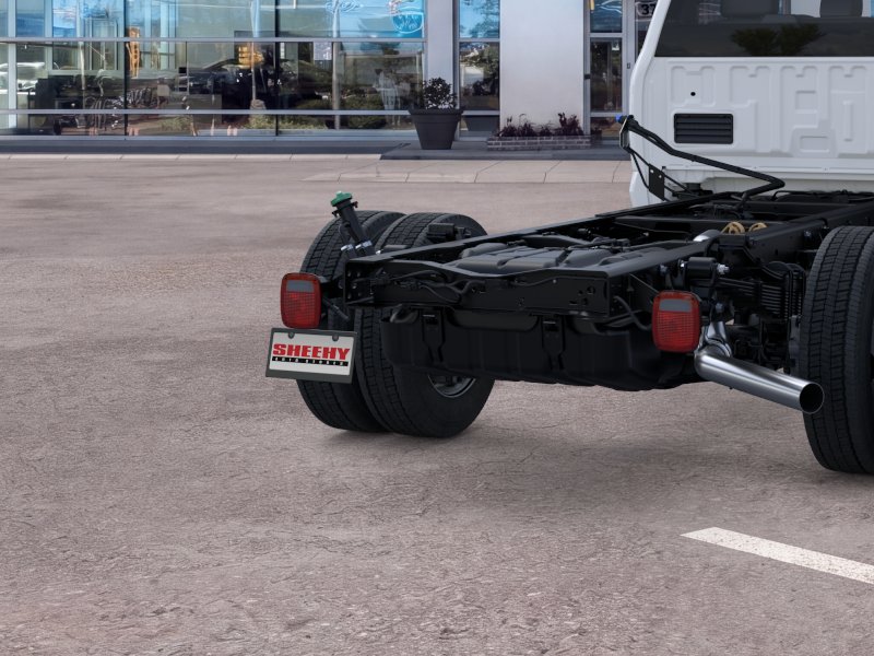 2025 Ford F-550 Super Duty Chassis Cab XL - Photo 50