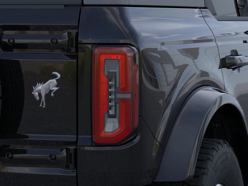 New 2025 Shadow Black Ford Outer Banks® image 23