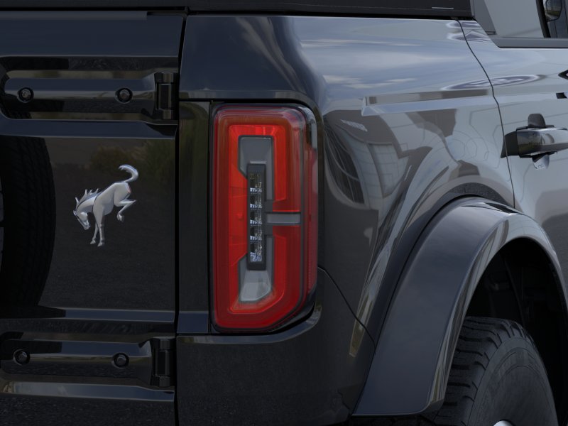 New 2025 Shadow Black Ford Outer Banks image 59