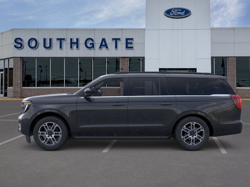 2026 Ford Expedition Active thumbnail 3
