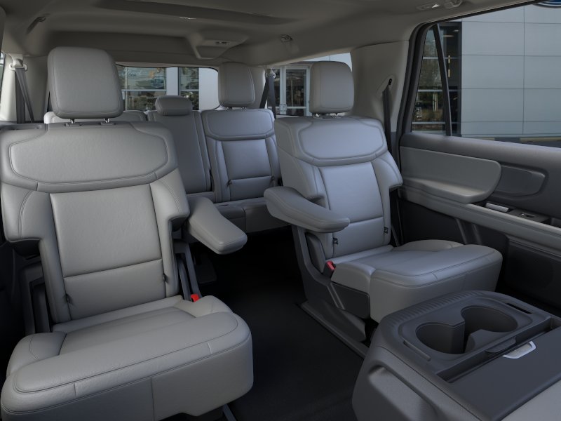 New 2026 Star White Metallic Tri-Coat Ford Active image 45