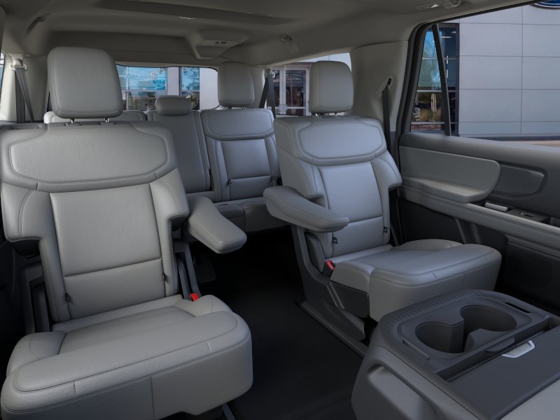 New 2026 Star White Metallic Tri-Coat Ford Active image 45