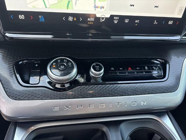 New 2025 Glacier Gray Metallic Tri-Coat Ford Platinum® MAX image 23