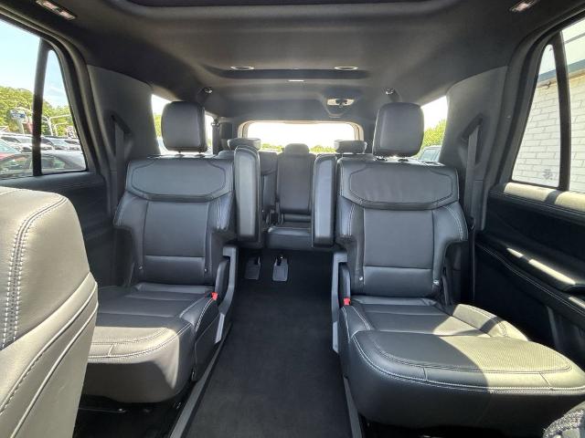 New 2025 Glacier Gray Metallic Tri-Coat Ford Platinum® MAX image 26