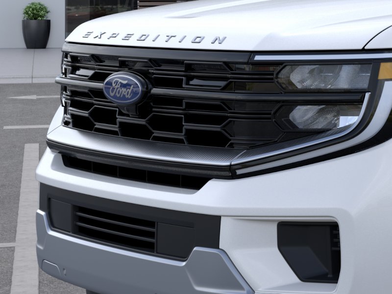 New 2026 Star White Metallic Tri-Coat Ford MAX Platinum® image 37