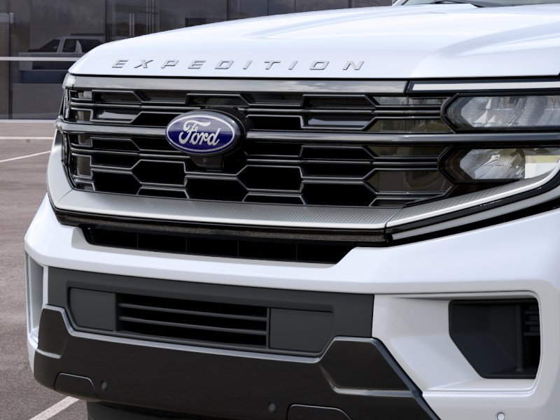 New 2027 Star White Metallic Tri-Coat Ford Platinum image 40