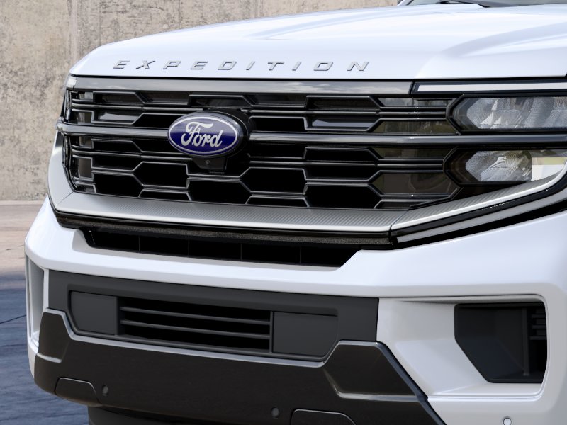 New 2027 Star White Metallic Tri-Coat Ford Platinum image 40