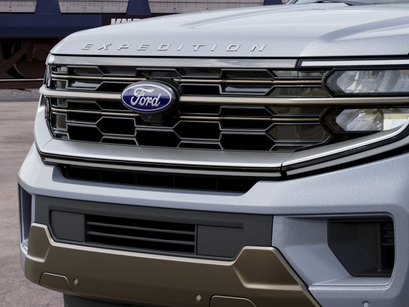 New 2027 Glacier Gray Metallic Tri-Coat Ford King Ranch image 40