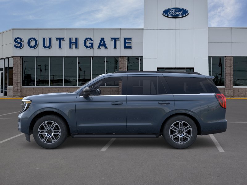 2026 Ford Expedition Active thumbnail 3