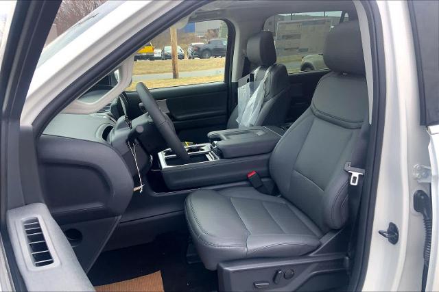 New 2026 Star White Metallic Tri-Coat Ford Active image 32