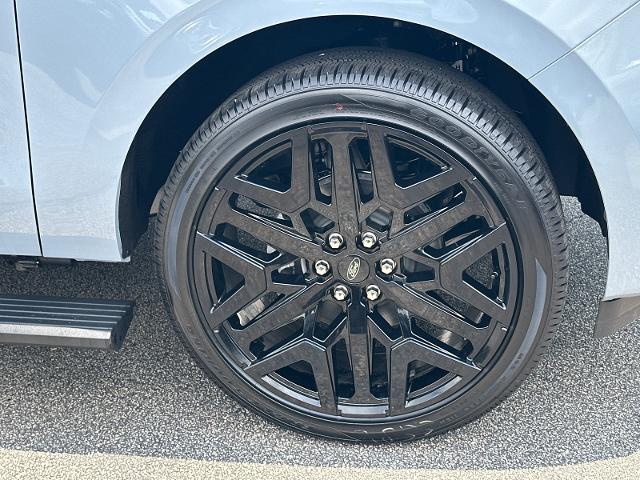 New 2027 Glacier Gray Metallic Tri-Coat Ford Platinum image 50