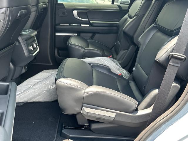 New 2027 Glacier Gray Metallic Tri-Coat Ford Platinum image 59