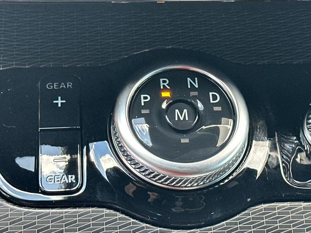 New 2026 Glacier Gray Metallic Tri-Coat Ford Platinum® image 69