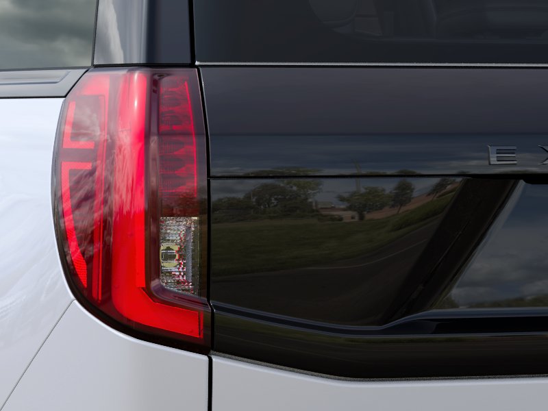 New 2027 Star White Metallic Tri-Coat Ford Platinum image 35