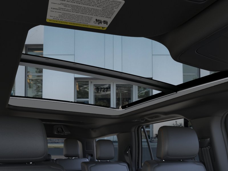 New 2025 Star White Metallic Tri-Coat Ford Tremor image 64