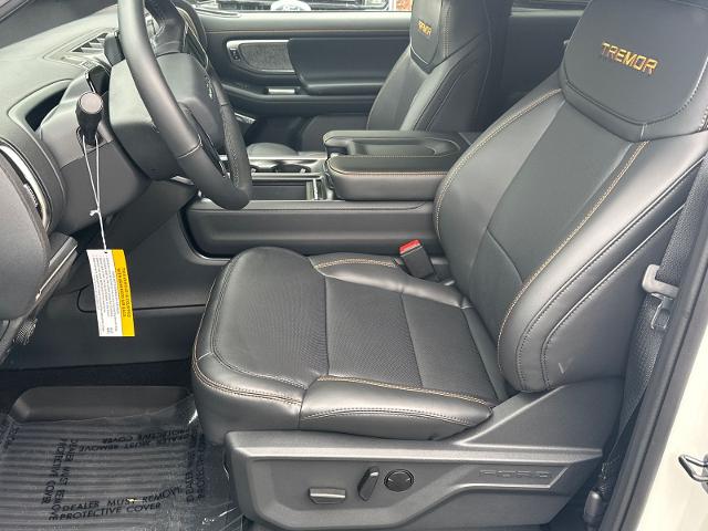 New 2026 Star White Metallic Tri-Coat Ford Tremor® image 44