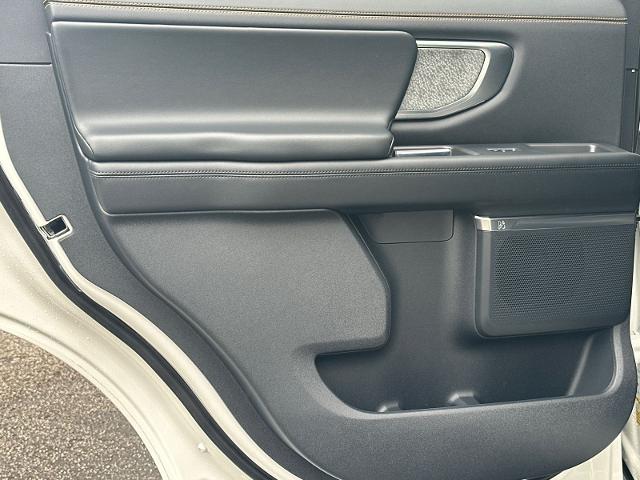 New 2026 Star White Metallic Tri-Coat Ford Tremor® image 57