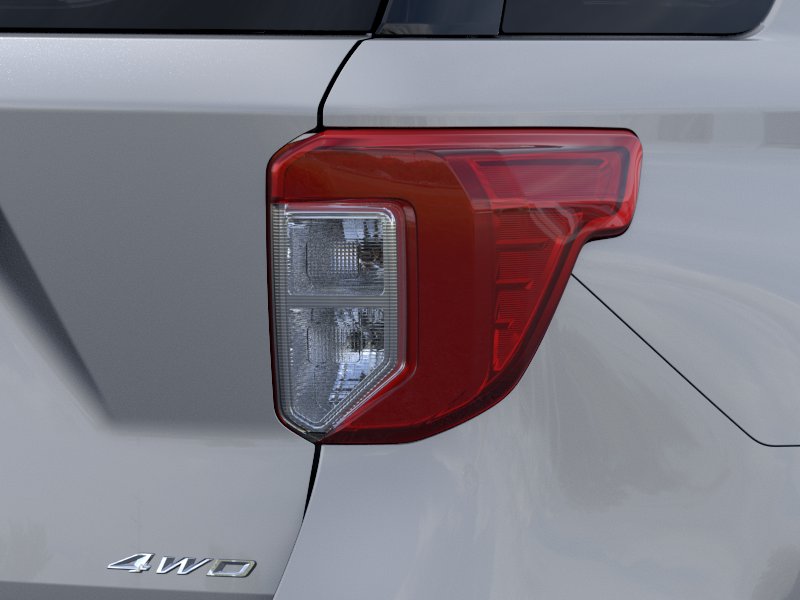 New 2021 Iconic Silver Metallic Ford Explorer image 21