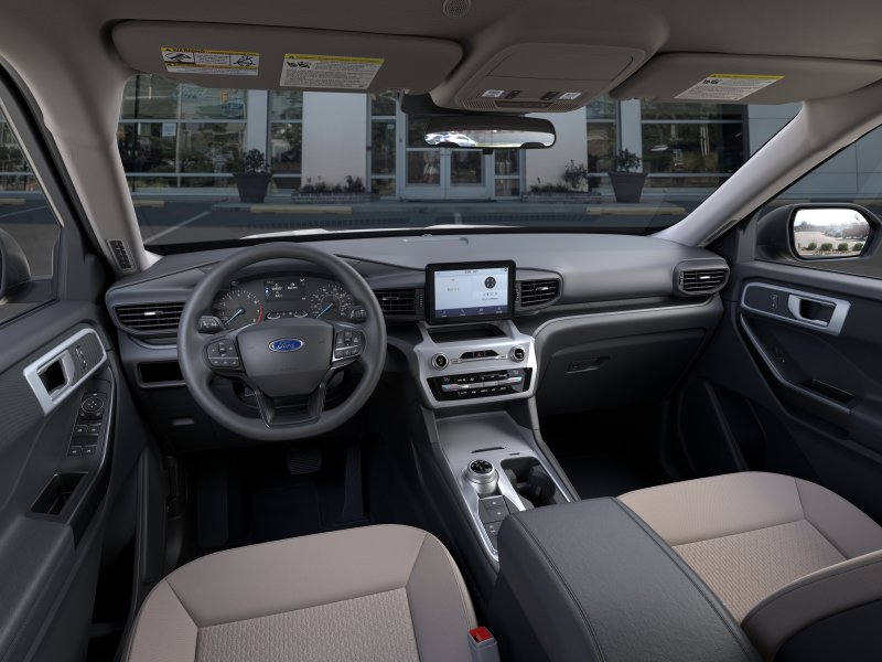 New 2021 Iconic Silver Metallic Ford Explorer image 9