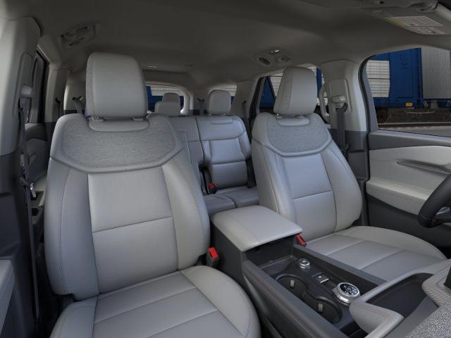 New 2026 Star White Metallic Tri-Coat Ford Active image 32
