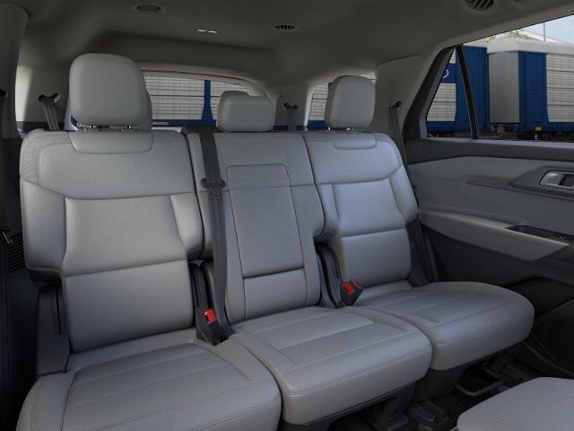 New 2026 Star White Metallic Tri-Coat Ford Active image 33
