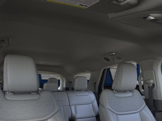 New 2026 Star White Metallic Tri-Coat Ford Active image 43